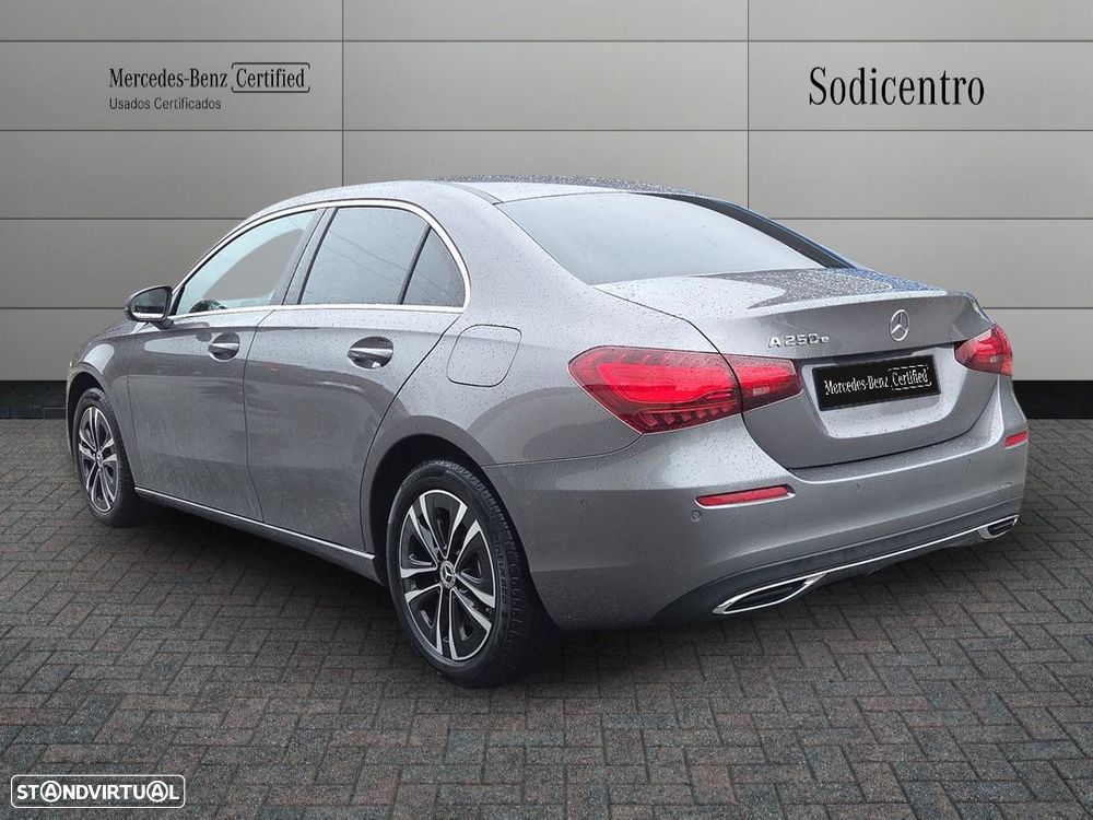 Mercedes-Benz A 250 Limousine e Progressive - 3