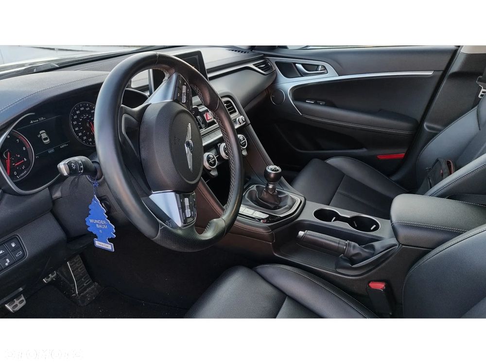 Genesis G70 - 10