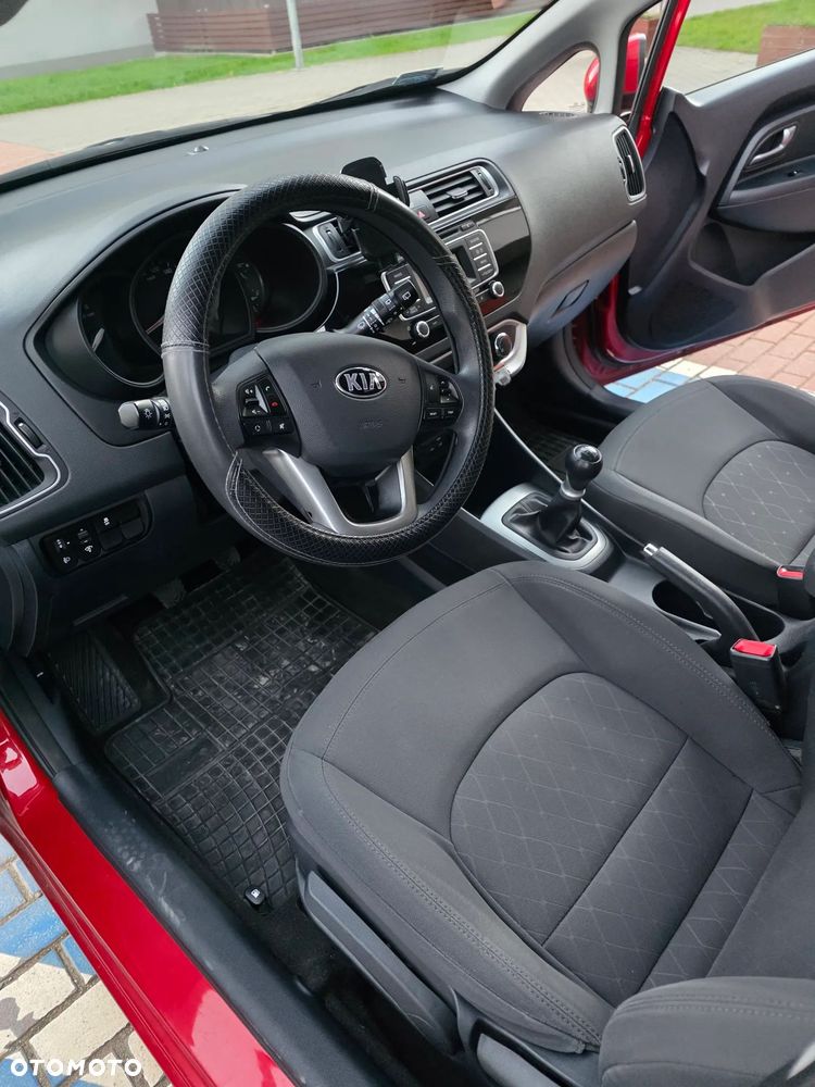 Kia Rio - 15