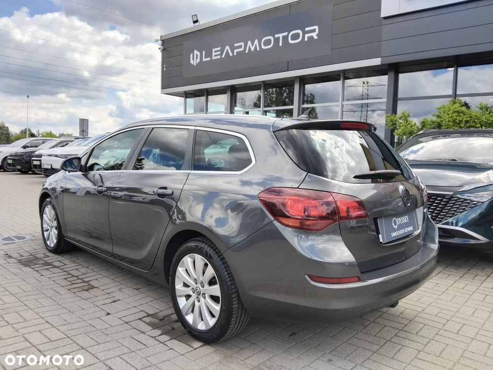 Opel Astra 1.7 CDTI Cosmo - 3