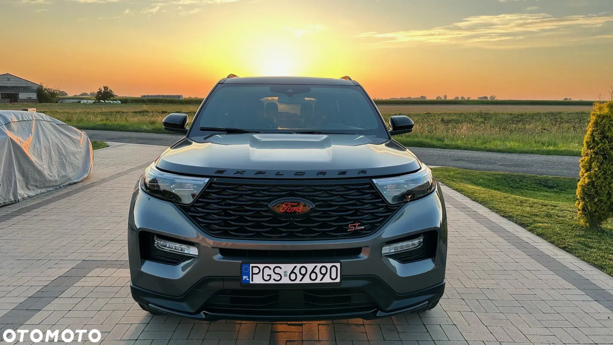Ford Explorer - 1