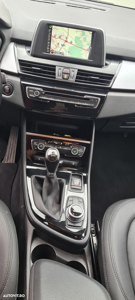 BMW Seria 2 216d - 6