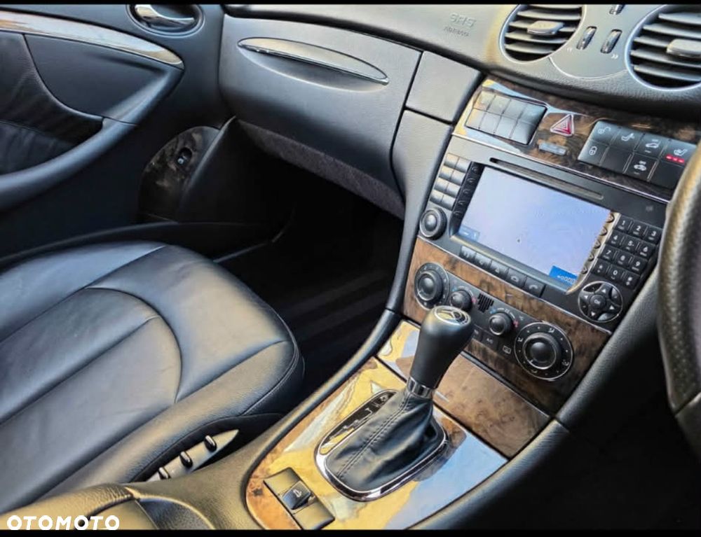 Mercedes-Benz CLK - 12