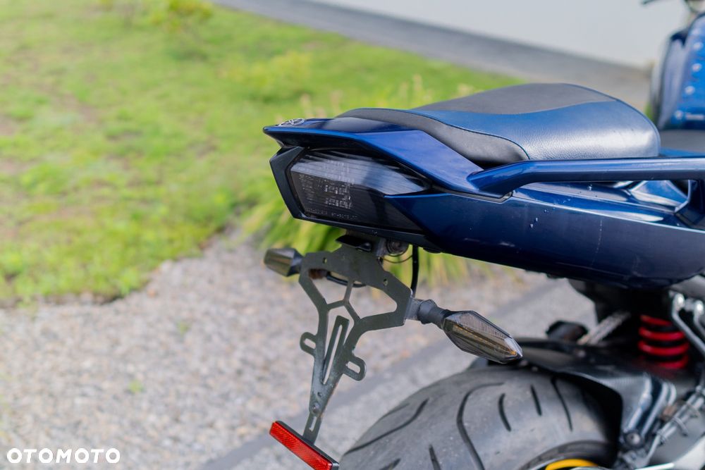 Yamaha FZ - 24