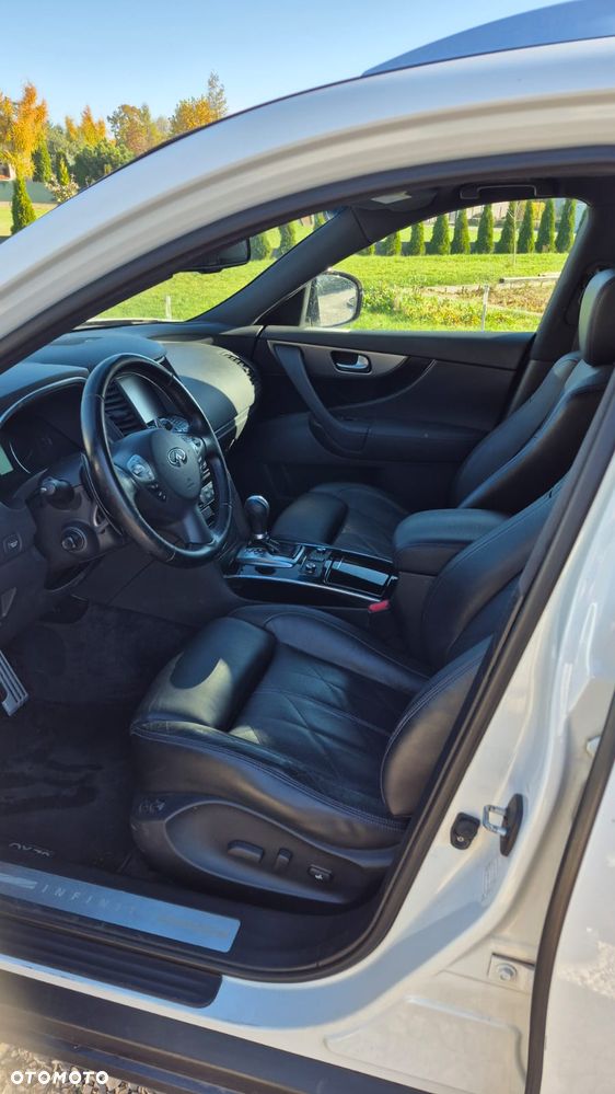 Infiniti QX70 3.0d AWD S Premium - 9