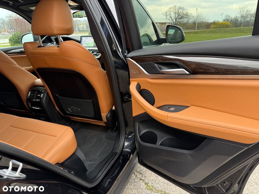 BMW X3 xDrive30i Luxury Line - 13