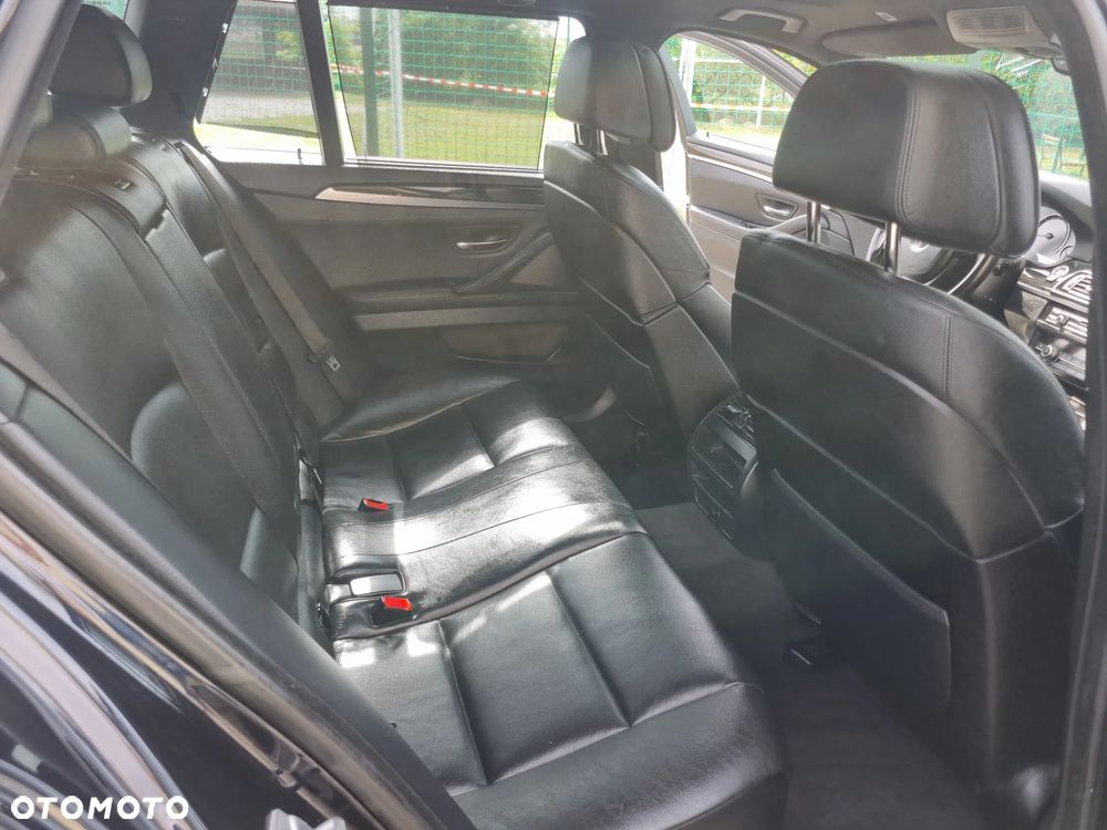 BMW Seria 5 530d xDrive Sport-Aut - 17