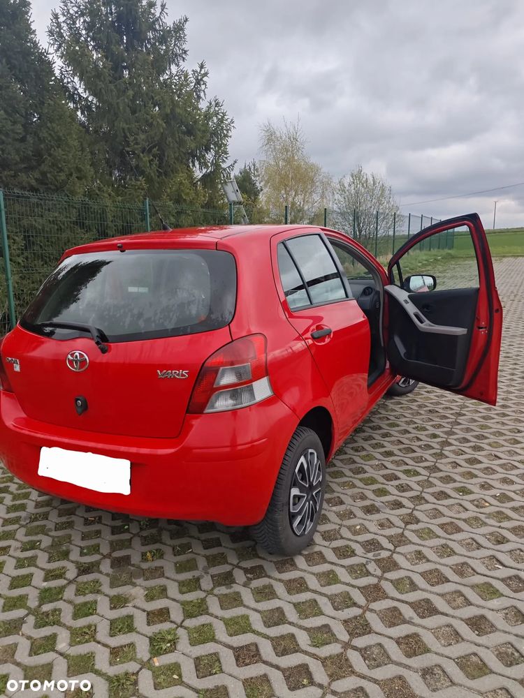 Toyota Yaris 1.0 Terra - 21