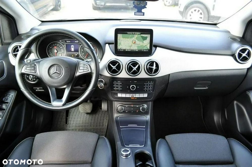 Mercedes-Benz Klasa B 200 7G-DCT UrbanStyle Edition - 16