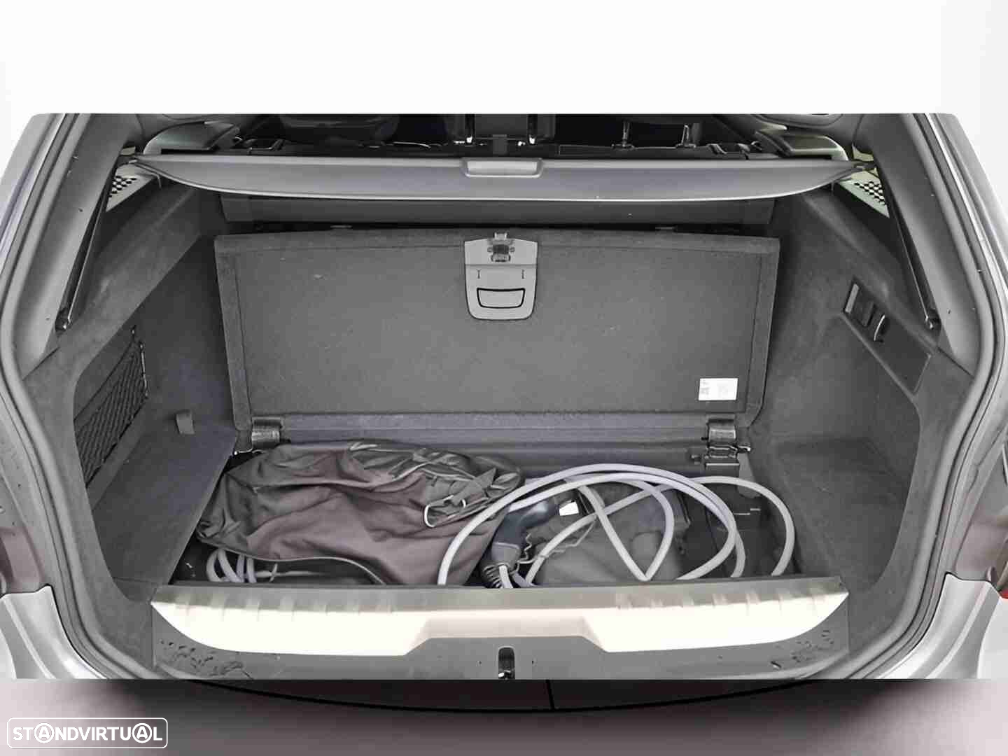 BMW 320 e Touring Auto - 12