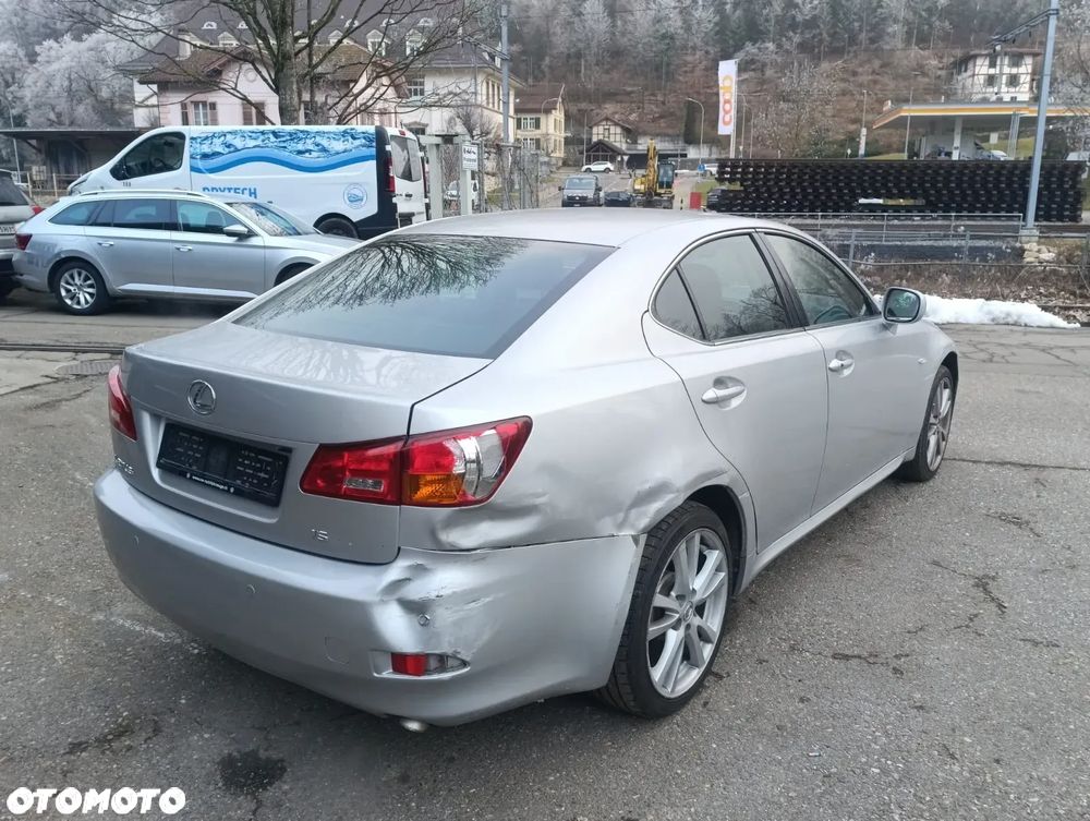 Lexus IS 220d - 4