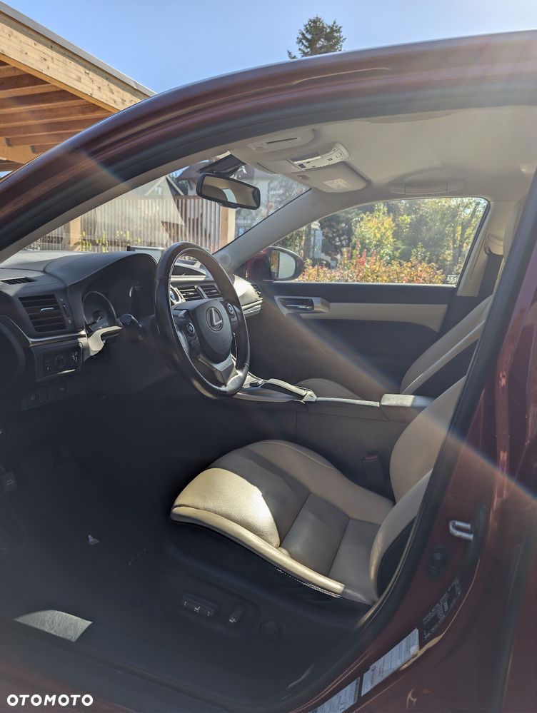 Lexus CT - 7
