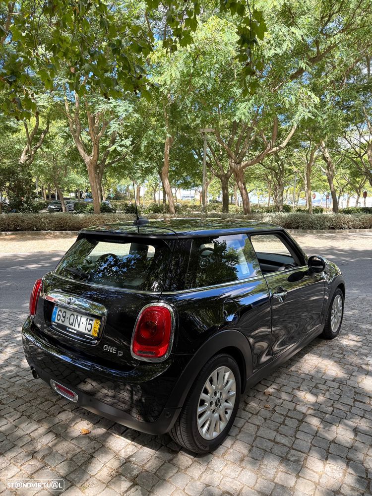 MINI 3 Portas One D - 18