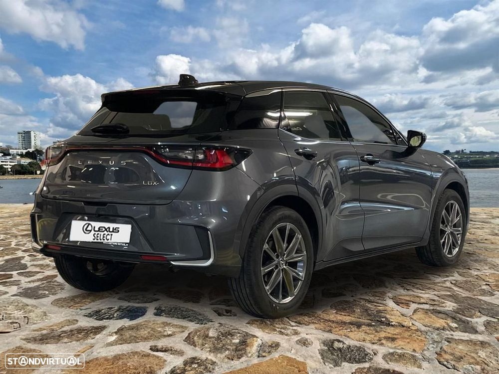 Lexus LBX Elegant - 36