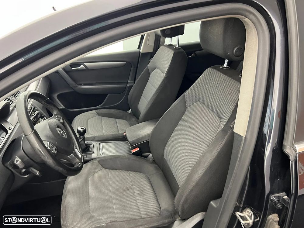 VW Passat 1.6 TDI Confortline - 8