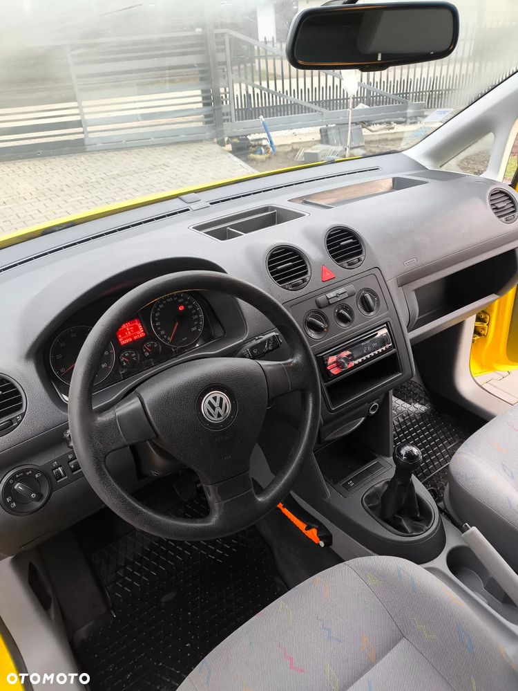 Volkswagen Caddy - 10