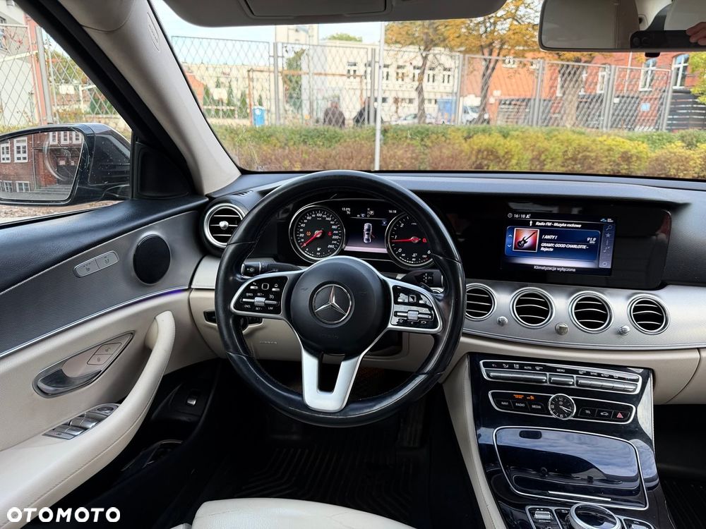 Mercedes-Benz Klasa E 200 d 9G-TRONIC - 16