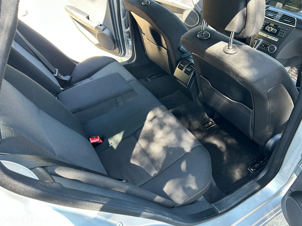 Mercedes-Benz Klasa C 200 CDI DPF Automatik BlueEFFICIENCY - 26