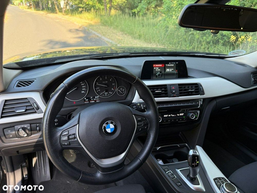 BMW Seria 3 318d Sport Line Shadow - 12