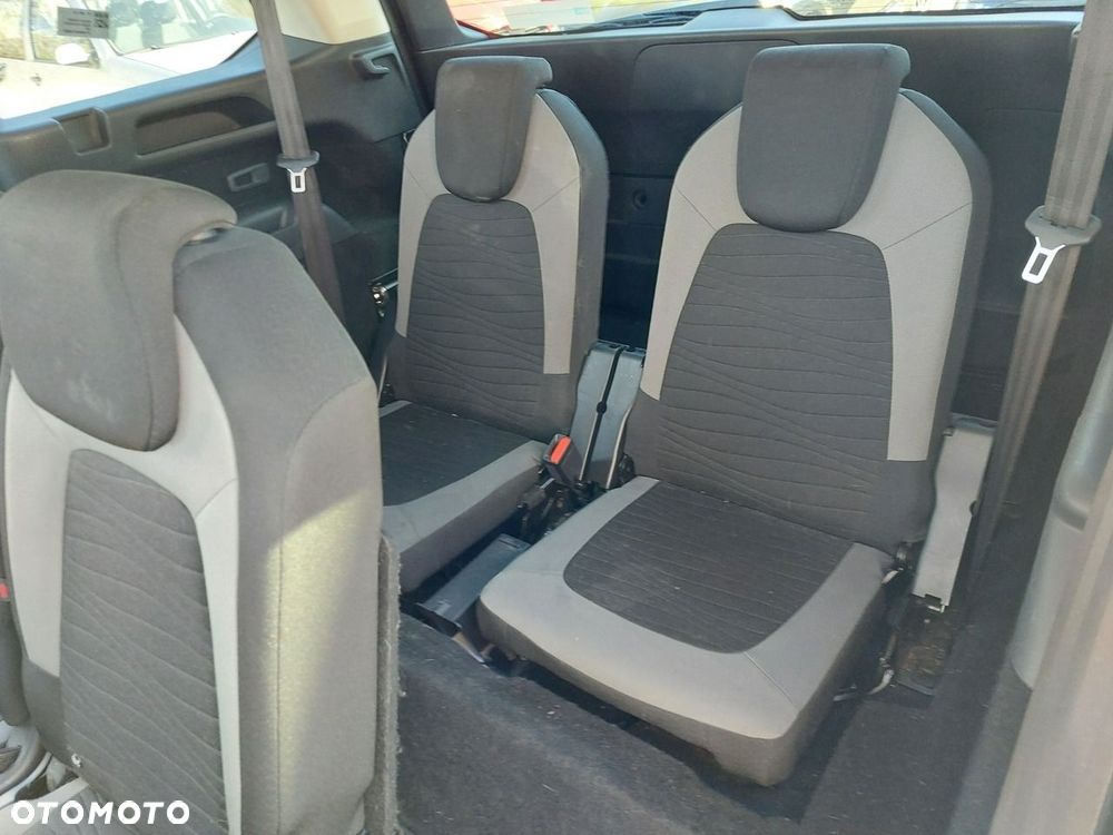 Citroën C4 Grand Picasso - 15