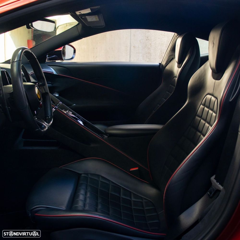 Ferrari Roma 3.9 Twin-Turbo V8 - 15