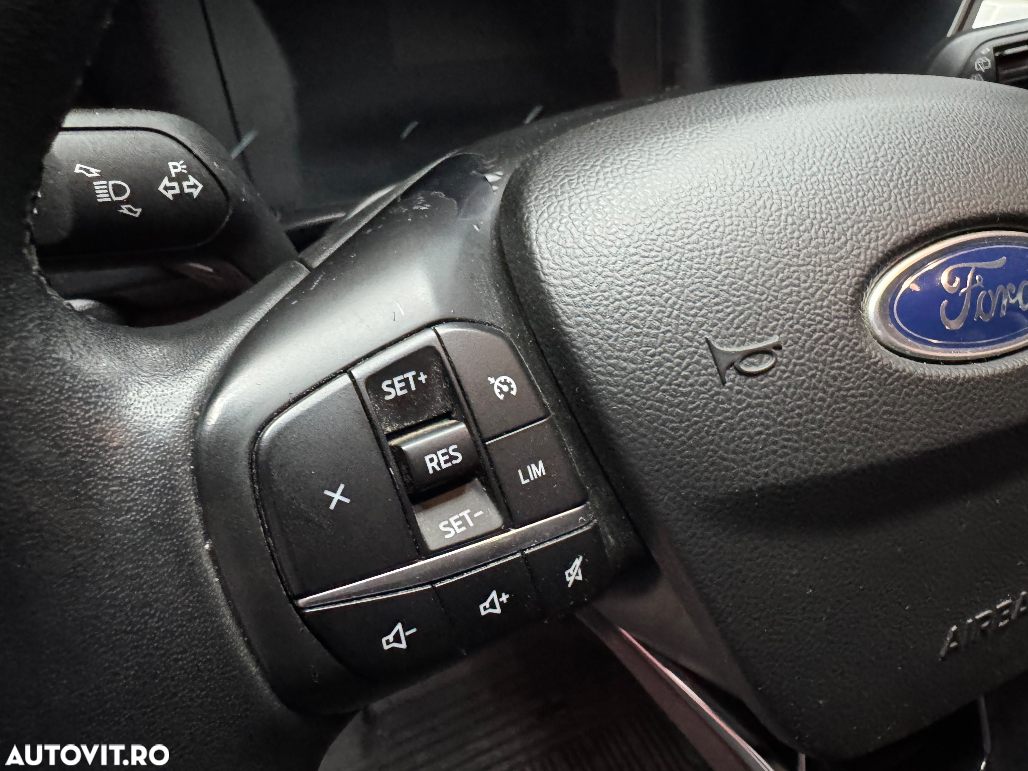Ford Kuga - 19