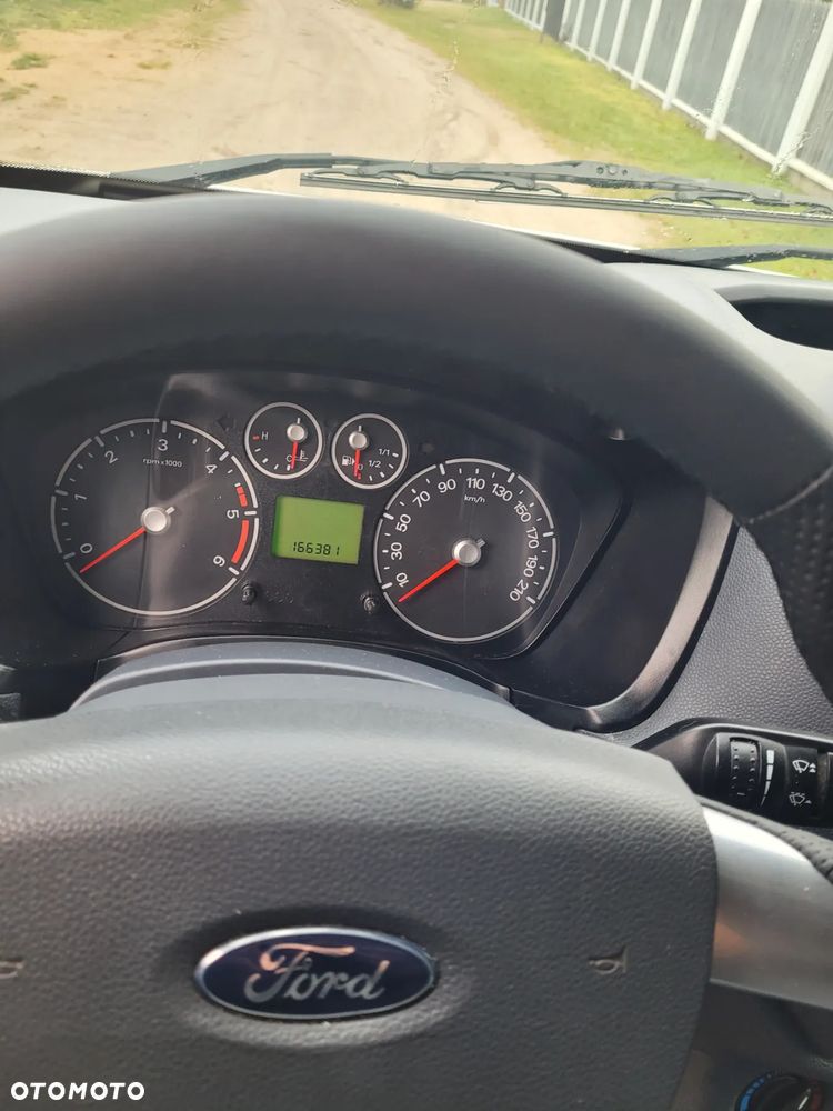 Ford Turneo Connect - 12