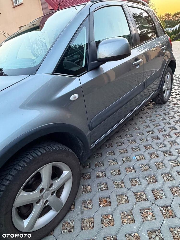 Suzuki SX4 - 4