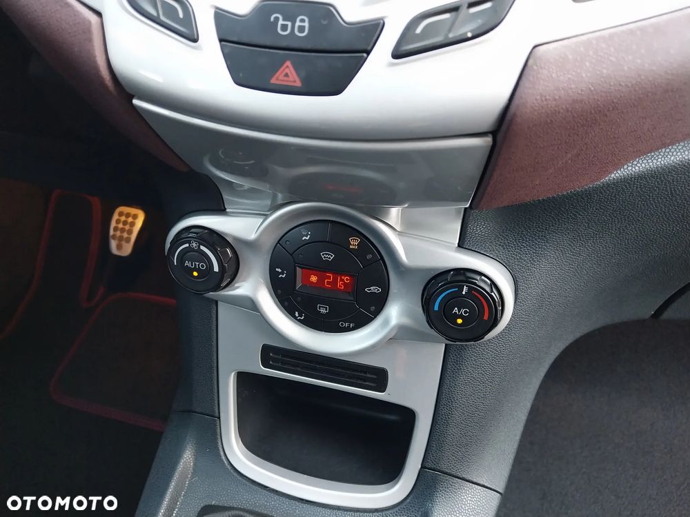 Ford Fiesta 1.25 Platinium X - 19