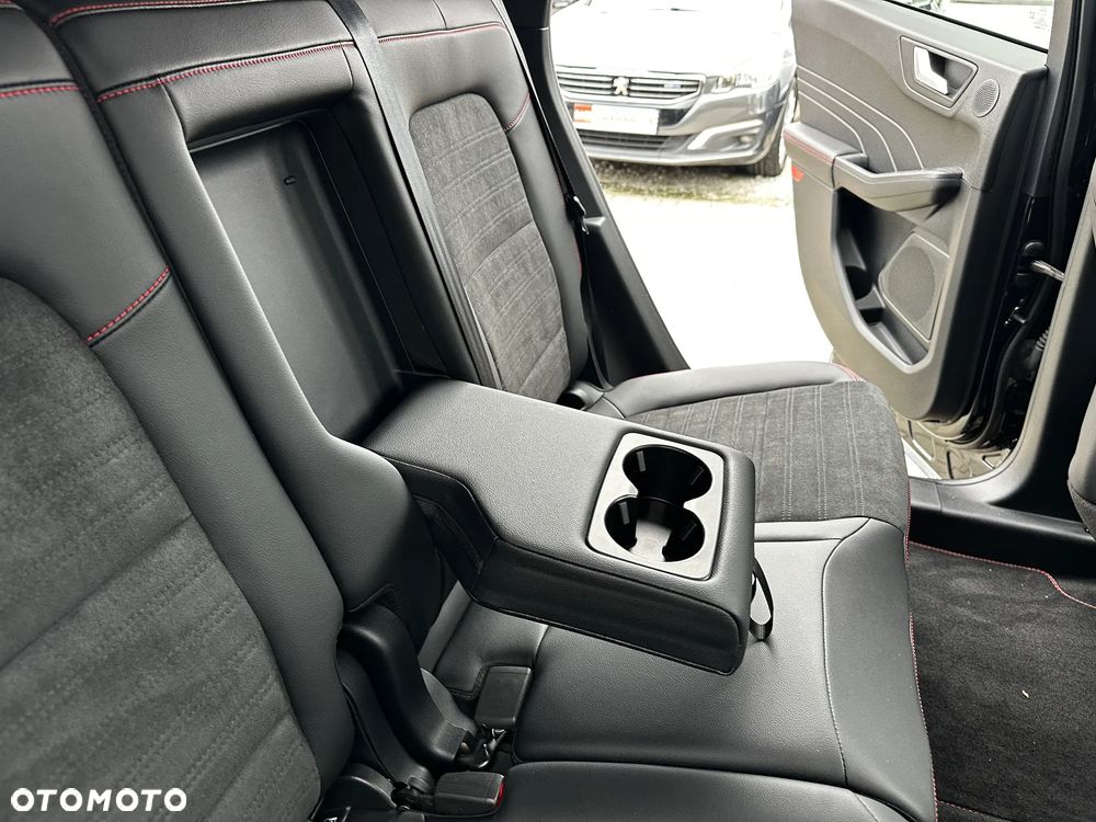 Ford Kuga - 24