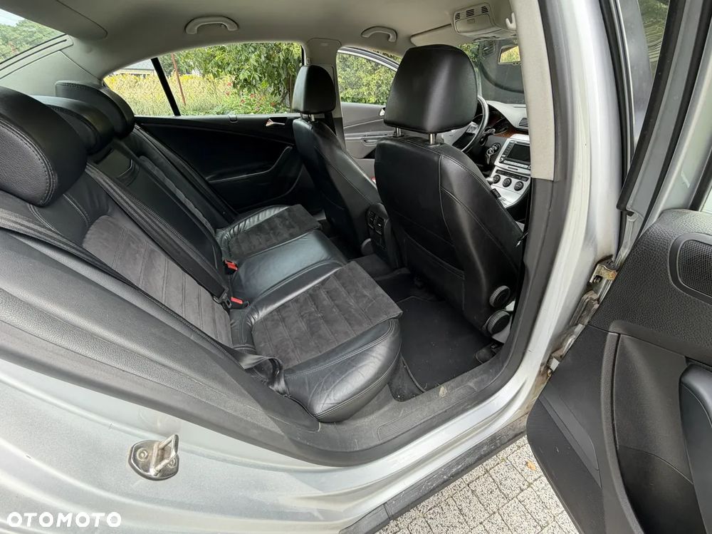 Volkswagen Passat - 16