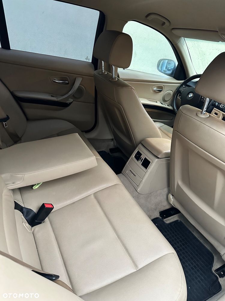 BMW Seria 3 320d - 8