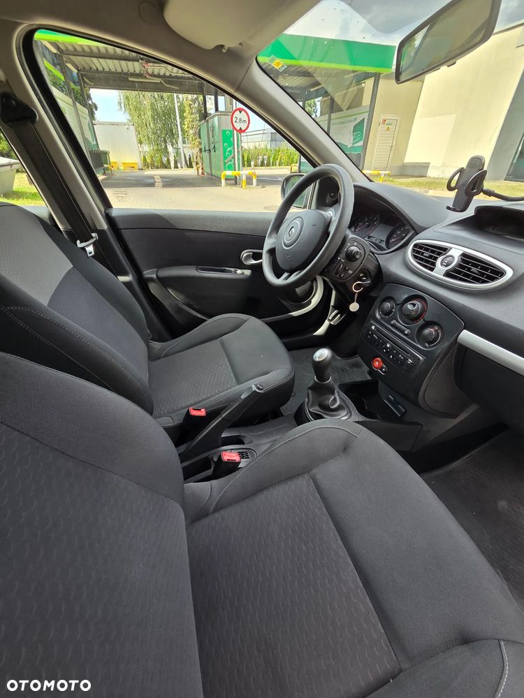 Renault Clio 1.2 16V Expression - 13