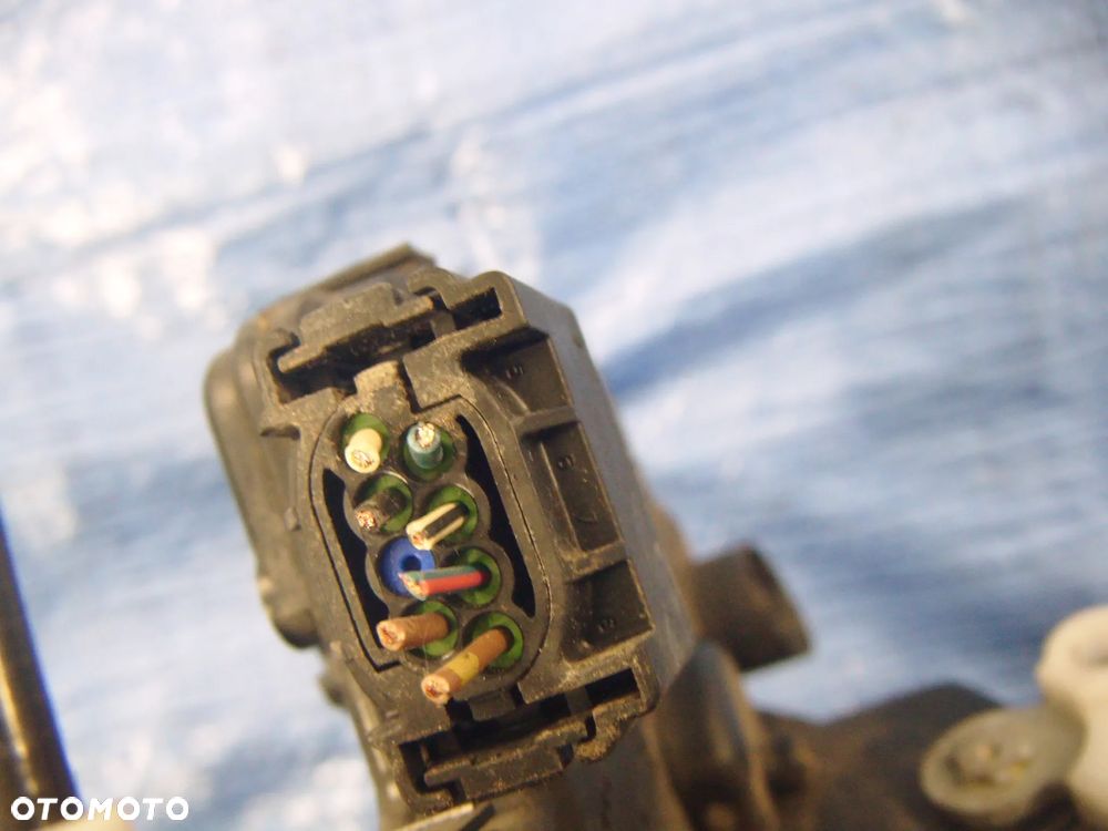 bmw e46 lift 04r zamek drzwi lewy przód - 2