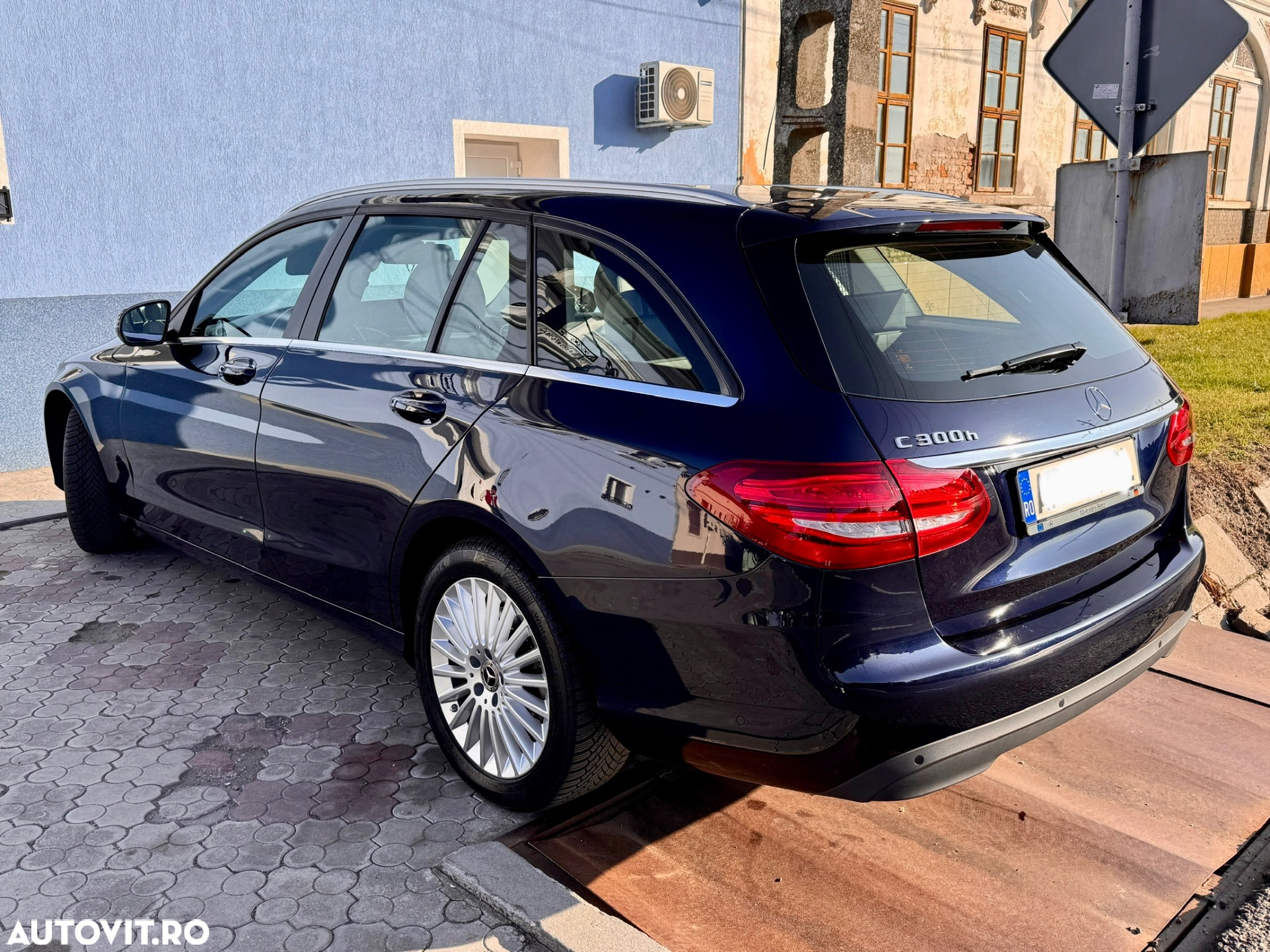 Mercedes-Benz C - 4