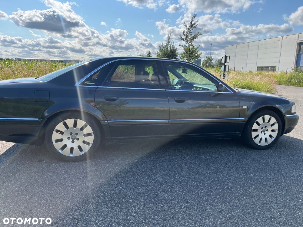 Audi A8 - 6