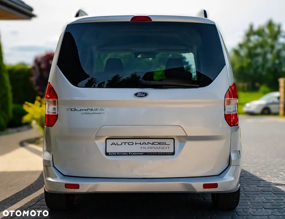 Ford Tourneo Courier 1.5 TDCi Titanium - 16