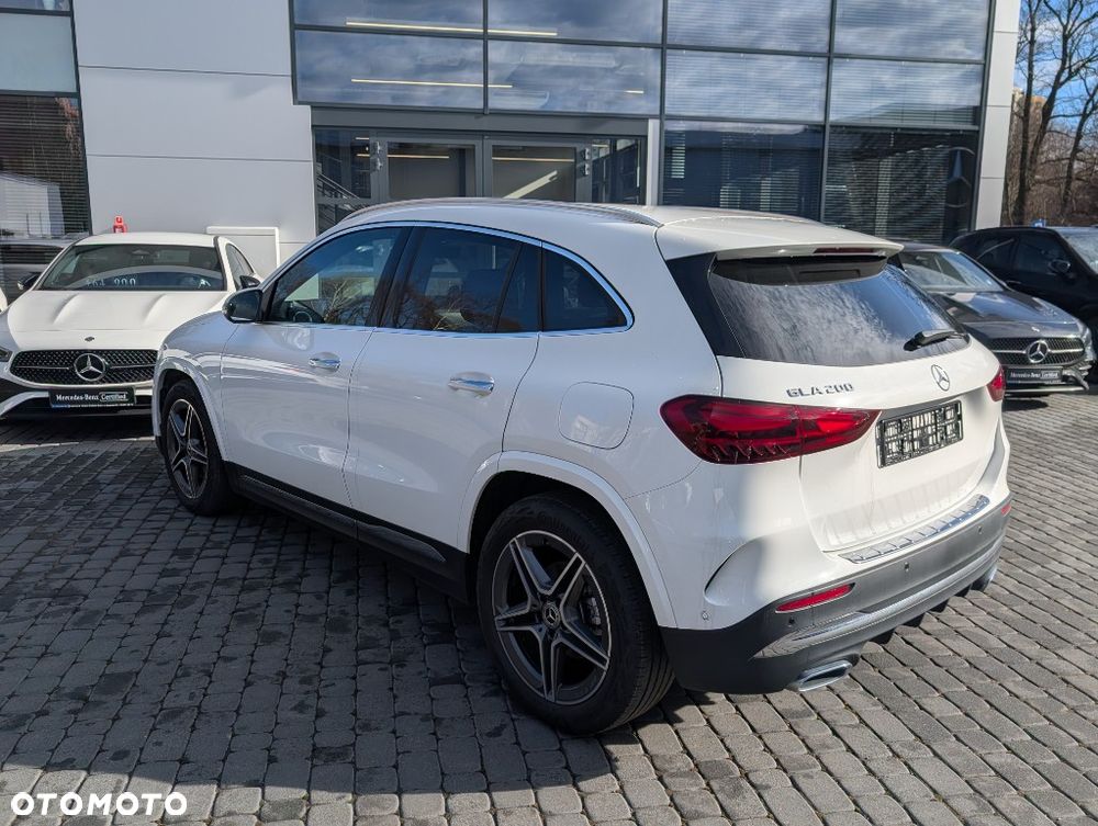 Mercedes-Benz GLA 200 AMG Line - 5