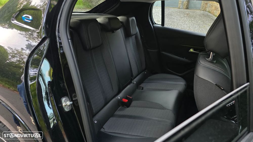 Peugeot e-208 E-Style - 15