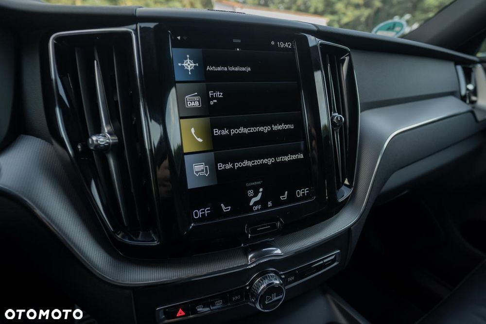 Volvo XC 60 B4 D AWD R-Design - 30