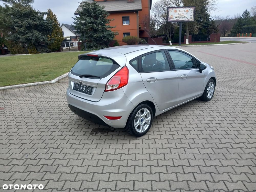 Ford Fiesta 1.5 TDCi SYNC Edition - 10