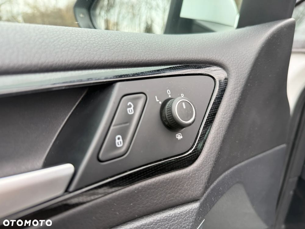 Volkswagen Golf Variant 1.4 TSI BlueMotion Technology DSG Highline - 21