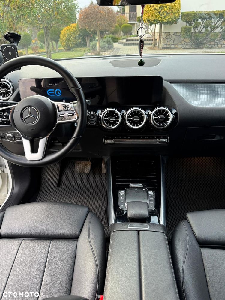 Mercedes-Benz EQA - 9