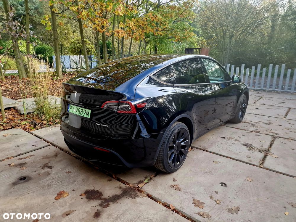 Tesla Model Y Long Range AWD - 7