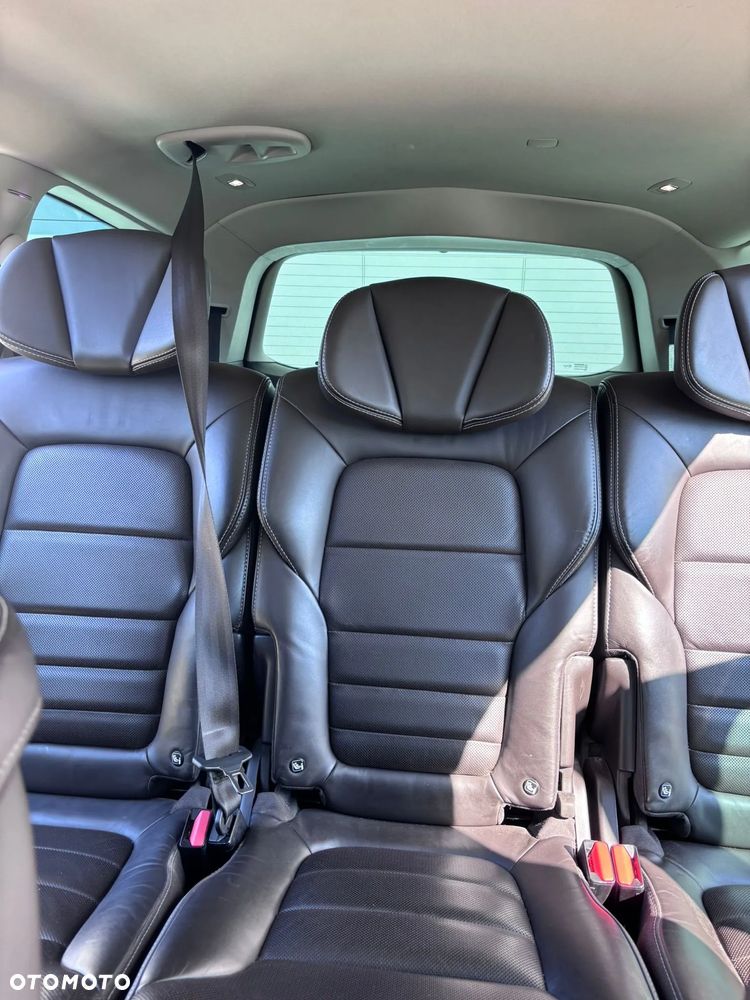 Renault Espace 1.6 dCi Energy Initiale Paris EDC 7os - 9