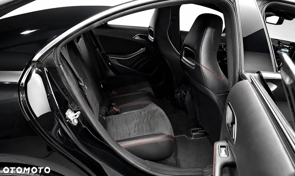 Mercedes-Benz CLA 250 AMG Line 7G-DCT - 29