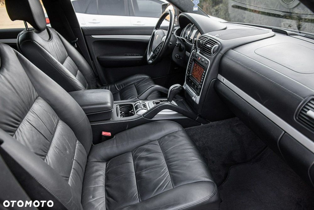 Porsche Cayenne Turbo Tiptronic S - 10