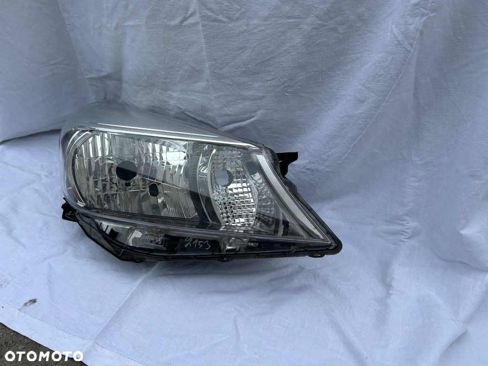 Lampa prawa Europejska Toyota Yaris III 11-14r - 3
