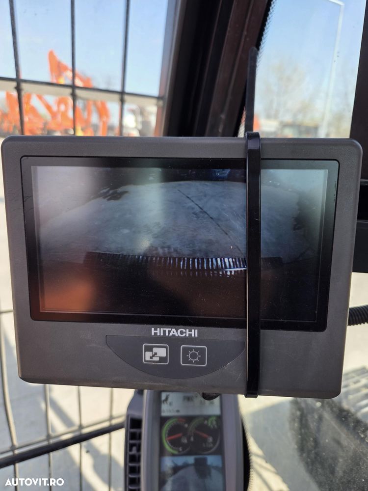 Hitachi SET BRATE LUNGI NOI 18m, cupa 0,9mc, 2019, 6.017h, gresare automata, latime 3,19m, 3 pompe hidr Hitachi, camera spate, camera laterala, consum mediu 13l/h, motor Isuzu 190CP, JAPONIA, doar 377h deplasare lant 80% ok, leasing 3 ani-PROMOTIE 131.900Eur - 7