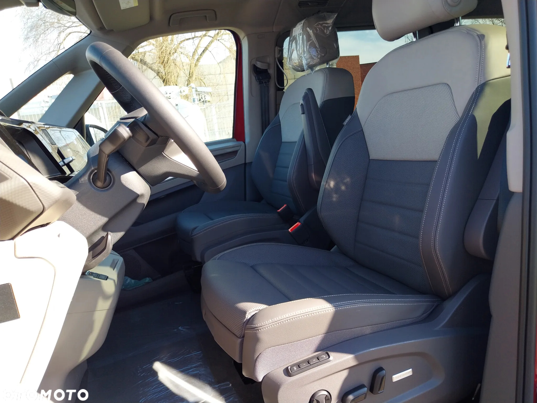 Volkswagen Multivan - 11